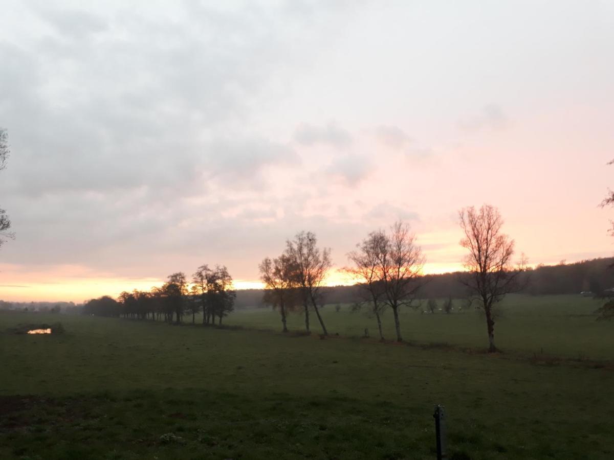 Les Arpents Verts Momignies Exterior foto